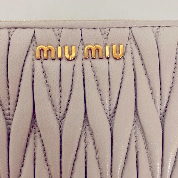 *HP x2* Miu miu matelasse pomice long zipper wallet (5M1183) - Picture 7 of 15